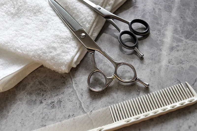 施術を担当するスタイリストを紹介